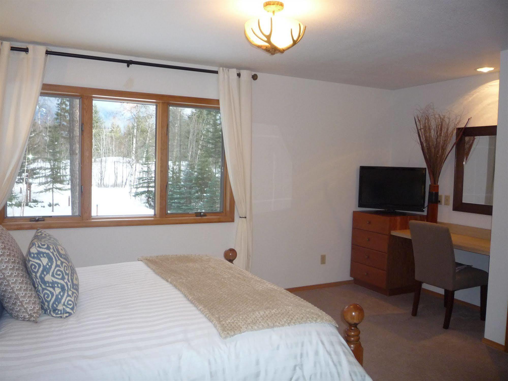 Meadow Lake View Bed And Breakfast Columbia Falls Exterior photo